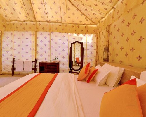 Deluxe Swiss tents (4)