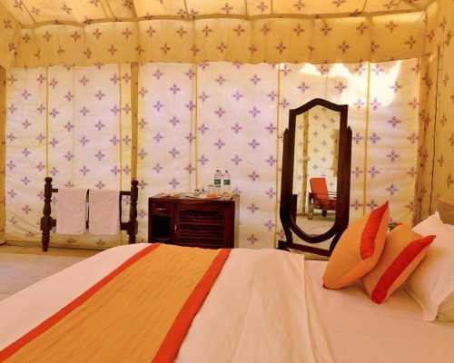 Deluxe Swiss tents (5)
